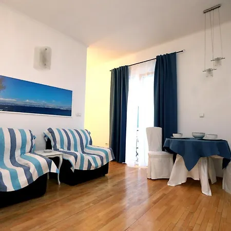Apartment Medulic For 2 In Old Town With Free Parking Sibenik