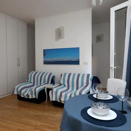 Apartment Medulic For 2 In Old Town With Free Parking Sibenik