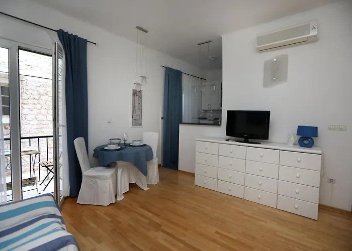 Medulic For 2 In Old Town With Free Parking *